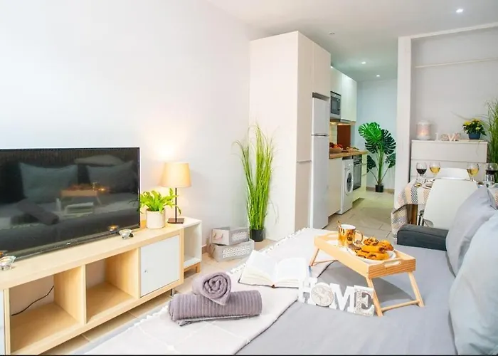 Cozy Walk To The By Turivida Appartement